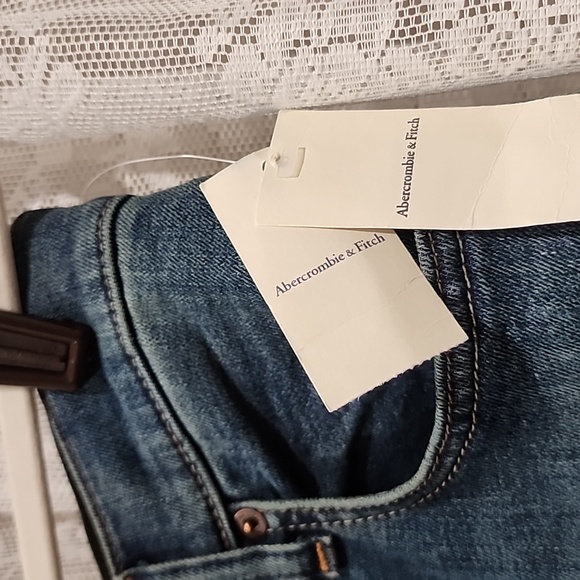 NWT ABERCROMBIE & FITCH "The 90's Straight Ultra High Rise" Jeans - Picture 5 of 10